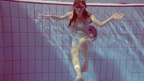 ”Sexy underwater babe Libuse naked & sexy”