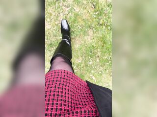 Valuable redblack petticoat with ebony hose and boots