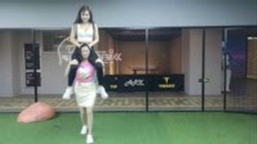 LUNA180_Lift carry and shoulder carry with Luna sister each other