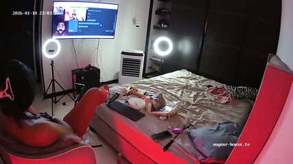 webcam show  Bedroom camera at Milo & Crystal reallifecam apartment at Voyeur House TV from 21 h 22 min to 23 h 17 min editat