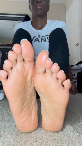 Oily Soles w/ Feet Clapping