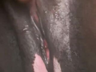 I can’t stop squirting ????