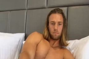 handsome man Masturbating In cam