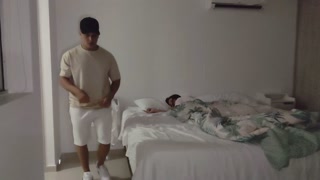 Engaño a mi esposa y me descubre follándome a su hermana gemela-  James King ft Melanie caceres