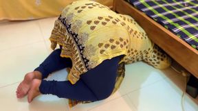 Arab Hot Maid Stuck: Please Hurry up &amp; Fuck My Big Ass Then Get Me Out of Under Bed