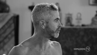 Masturbace – chlap si šuká vlastní anál