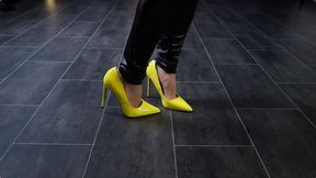Neon Pumps (HDTVWMV) – Lady Amira