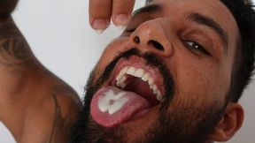 My mouth, as I eat | Extreme mouth close-up - Lalo Cortez