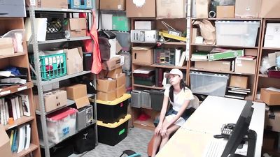 LP Officer fucks Carolina Sweets pussy on top