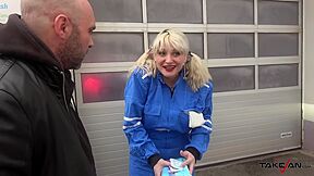 A Girl With A Bushy Bush - Amateur Chubby Teen 18+ Sex