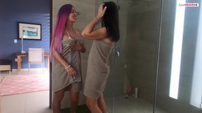 Who can orgasm faster during lesbian sex?