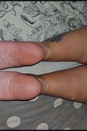 I Catch a Careless, Lustful Stepmother and Cum on Her Soles