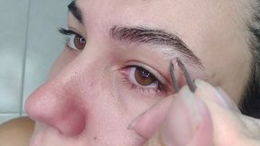 Up Close Eyebrow Tweezing & Facial Hair Removal