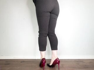 close-up of squirting whilst standing and high heels!