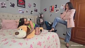 KISSES MILF VS TEEN - VOL #274 - MILF FLAVIA GIANT (41 years old) vs TEEN MINI MIH (18 years old) - NEW MF AUG 2025 - CLIP 01