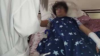 Doctora Bien Puta Se Deja Follar Con Su Pasiente y se Traga Toda la Leche