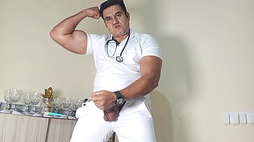 YURI GAÚCHO - DOUTOR AVALIANDO UMA BUCETA MOLHADINHA FICA COM TESÃO E GOZA DENTRO DELA - URSO BRASILEIRO BIG DOTADO - FODENDO A BUCETA DE SILICONE