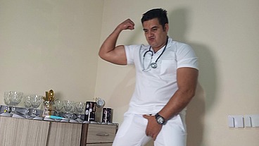 YURI GAÚCHO - DOUTOR AVALIANDO UMA BUCETA MOLHADINHA FICA COM TESÃO E GOZA DENTRO DELA - URSO BRASILEIRO BIG DOTADO - FODENDO A BUCETA DE SILICONE