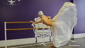 ”Irina Brovkina shows her gymnastic talents”