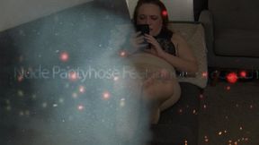 Evangeline ignores with pantyhose soles exposed 07