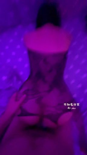 肥臀细腰的骚母狗