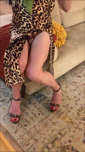 My stepmom forgot to wear panties   Clip 1