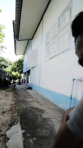 Thai men masturbate outside the home