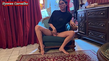 Teen - Jovem brasileira safada recebendo um pau preto enorme