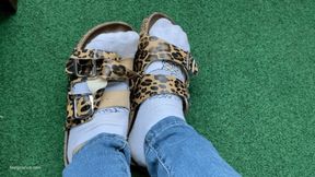 KIRA IN WRECKED SLIPPERS - MP4 Mobile Version