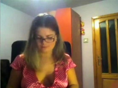 Webcam show with pretty rosebud