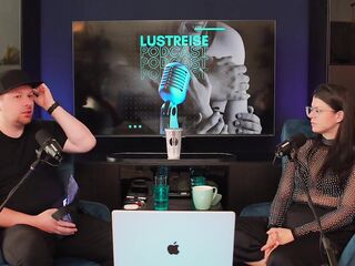 #66 Was bei einer Kinky Party nicht fehlen darf - Whats in our Bag Flowers & Bees Edition / LustReise Podcast