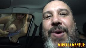 mirella mansur e agatha ludovino aprontando na praia da enseada guaruja