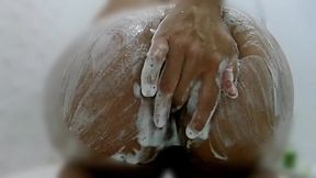 Big booty wife seducing with her huge ass at shower