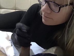 Black leather babe gives an excellent blowjob