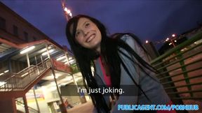 PublicPorn Babe sucks and fucks in the dark