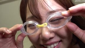 Goggles on, he gets a messy facial while watching his own cumshot