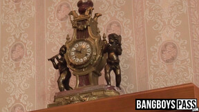 ”Tatted muscle dude bareback pounding sensual twink after BJ”