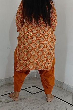 Hotwife Mujra Infront of Her Husband&#039;s Friend on Punjabi Song