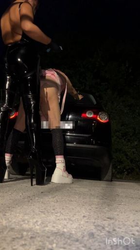Roza Sissy unterwegs 😈