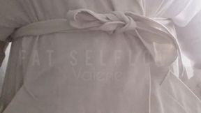 Stuffed, indulgent BBW who turns herself into the dessert