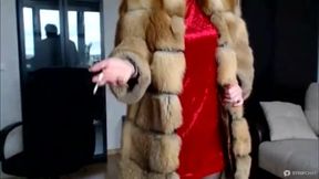 Seductive AimeeParadise in a Fur Coat: A Captivating Smoking Fetish Experience!