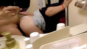 Pinay Panakaw na Doggie Sa Toilet Muntik Nang Mahuli