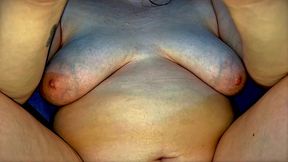 🍰 nicole s fat belly tease after stuffing 😍 bbw couch jiggle