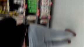 filmando a gordinha no supermercado