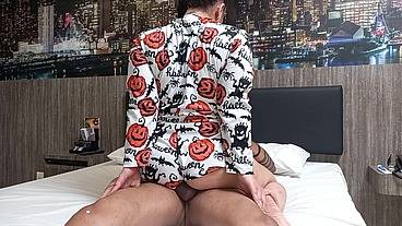 Meu padrasto sempre me oferece leitinho antes da hora de - Ed Junior