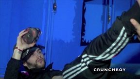 plan skets et sneaker en backroom