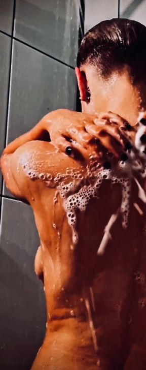 We take a shower?🤨