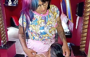 Shemale fucks delivery guy