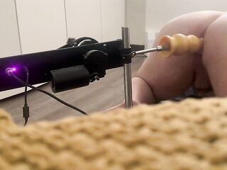 Machine-Mounted Deep Stretch – Thick Silicone Ride