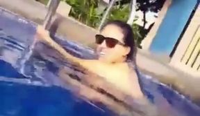 Sexy ecuatoriana en bikini